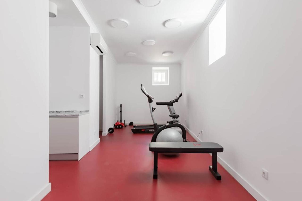 Charming Apartment In Private Condominium At Graca Lisbon Luaran gambar