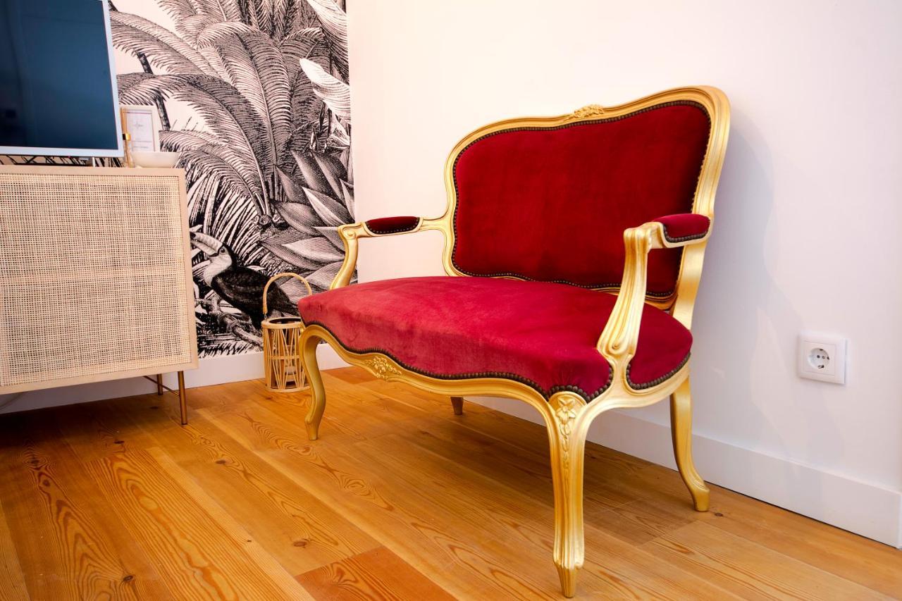 Charming Apartment In Private Condominium At Graca Lisbon Luaran gambar