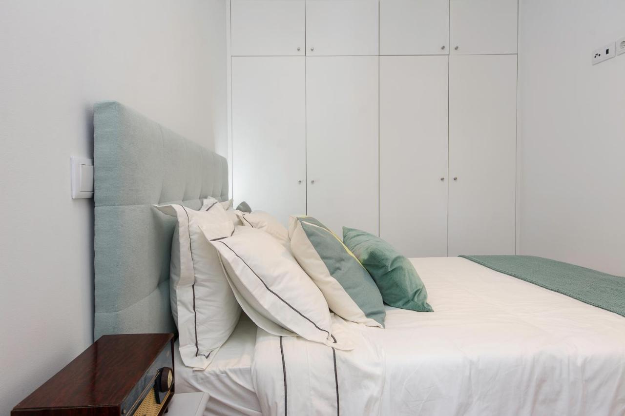 Charming Apartment In Private Condominium At Graca Lisbon Luaran gambar