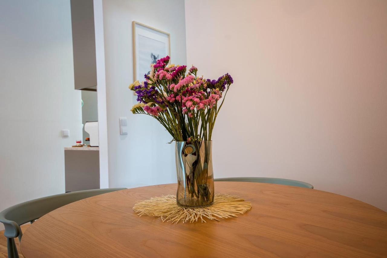 Charming Apartment In Private Condominium At Graca Lisbon Luaran gambar